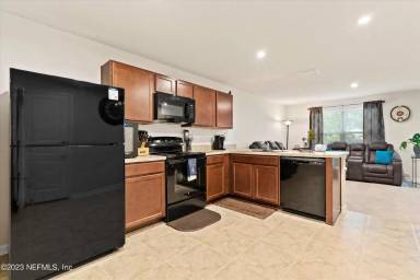 Main picture of 5893 Creekside Crossing Dr