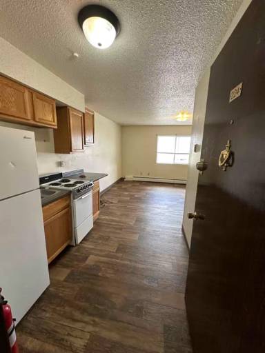 Main picture of 320 Oak Ave N