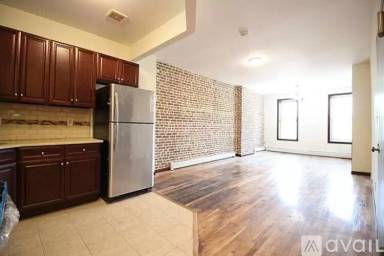 Main picture of 942 Glenmore Ave
