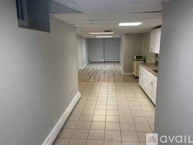 Main picture of 66 Riverside St