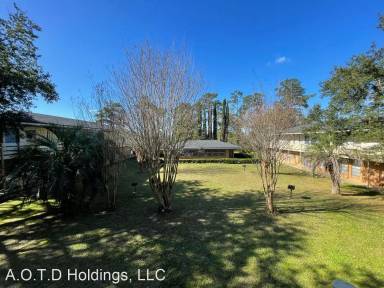 Main picture of 457 White Dr