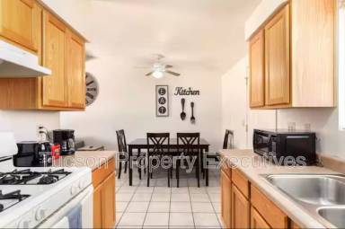 Main picture of 1221 N Belvedere Ave