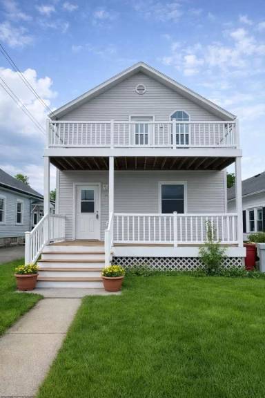 Main picture of 1016 4th Ave