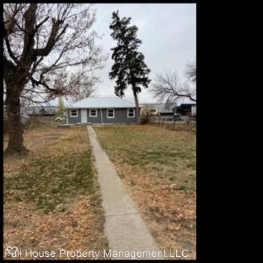 Main picture of 930 3rd Ave SW