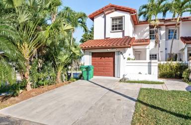 Main picture of 8419 SW 208th St