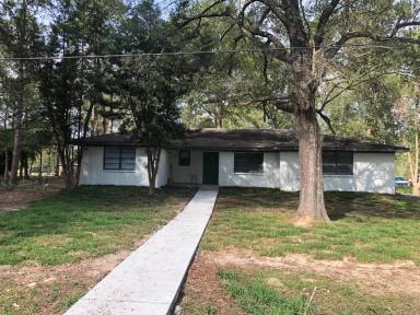 Main picture of 1095 Maplewood Dr
