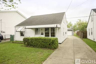 Main picture of 1319 E 345th St