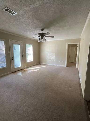 Main picture of 901 Dennis Ave