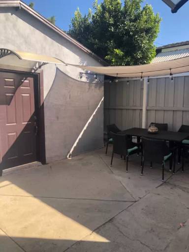 Main picture of 5744 Newcastle Ave