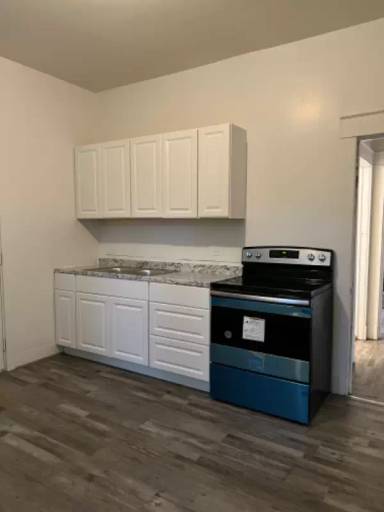 Main picture of 445 Poplar St