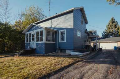 Main picture of 335 W 9th St