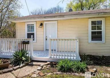 Main picture of 3743 Elm St