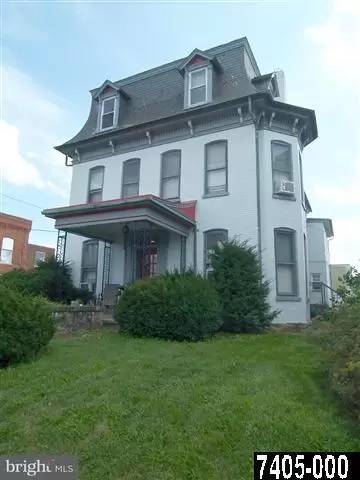 Main picture of 370 E Main St