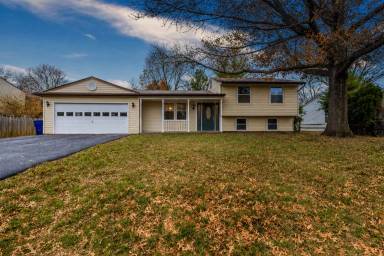 Main picture of 19169 Dowden Cir