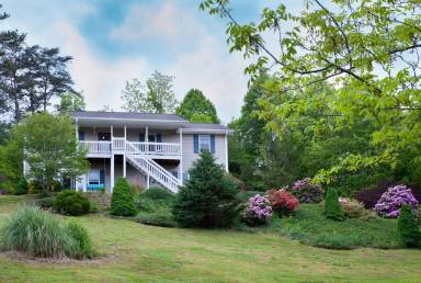 Main picture of 18 Pine Tops Dr