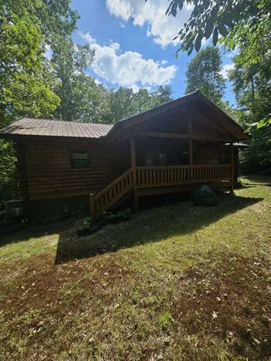 Main picture of 376 E Cove Rd