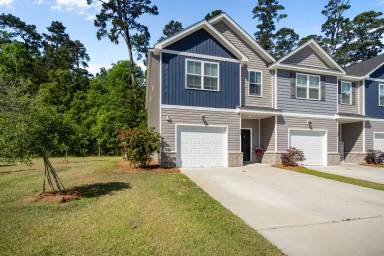 Main picture of 504 Governor Treutlen Cir