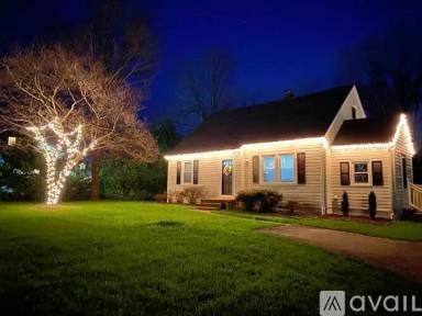 Main picture of 443 Ferry Rd