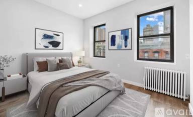 Main picture of 437 W 46th St
