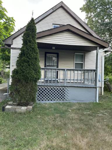 Main picture of 3697 E 149th St