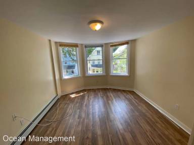 Main picture of 77 Hazel St