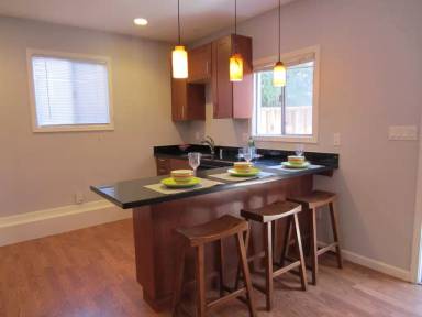 Main picture of 1811 Oregon St