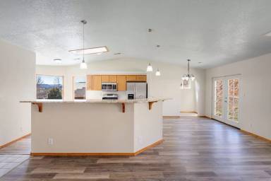 Main picture of 106 Pinnacle Pl