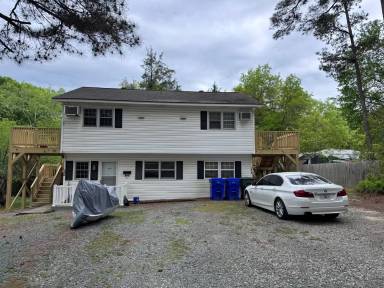 Main picture of 101 Cheek St