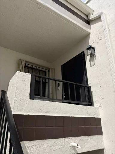 Main picture of 10871 NW 7th St