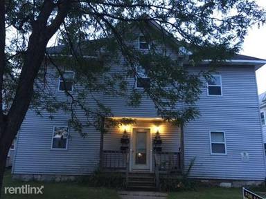 Main picture of 33 Maplewood Ave