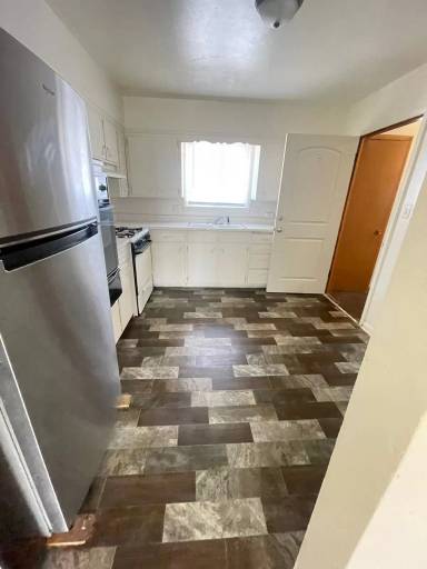 Main picture of 6414 N 87th St