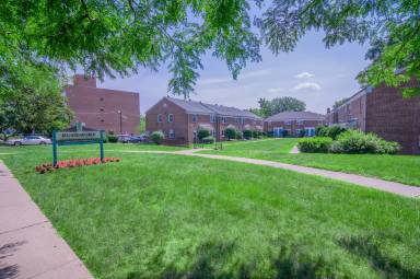 Main picture of 296 S Harrison St