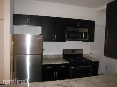 Main picture of 3104 W Dickens Ave