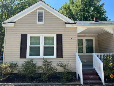 Main picture of 100 Pyle Ct