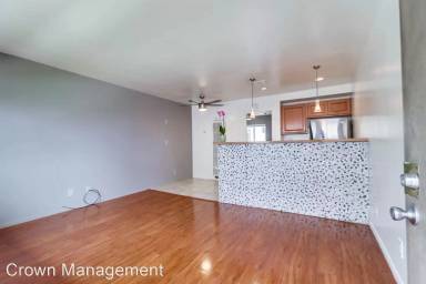 Main picture of 1024 Turquoise St
