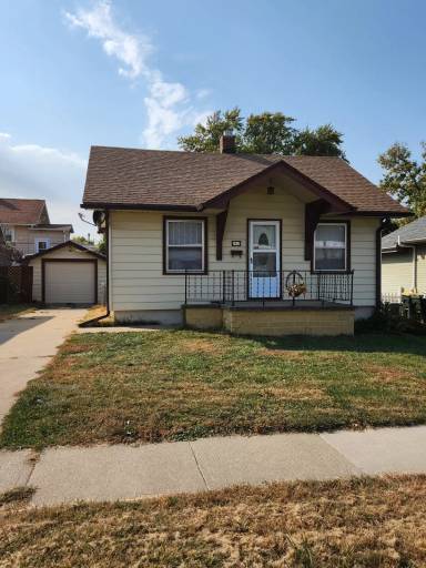 Main picture of 2419 S Cornelia St