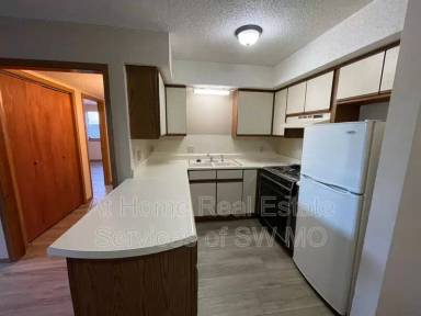 Main picture of 2850 S Rogers Ave