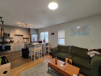 Main picture of 36 Derby St
