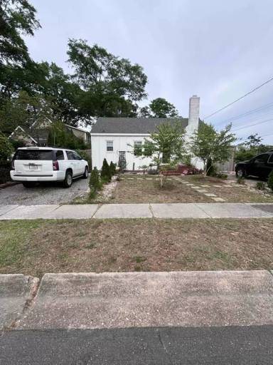 Main picture of 2041 Jefferson St