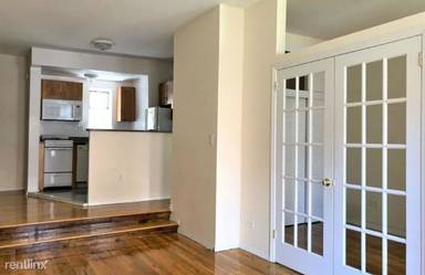 Main picture of 144 E 22nd St