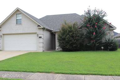 Main picture of 2815 Lynne Ct