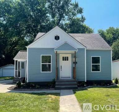 Main picture of 1124 S New Ave