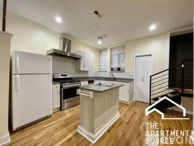 Main picture of 1925 W Armitage Ave