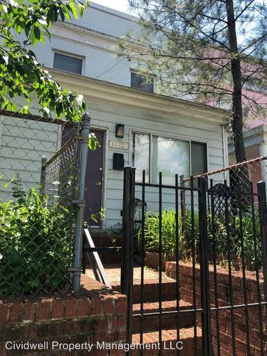 Main picture of 1412 Parkwood Pl NW