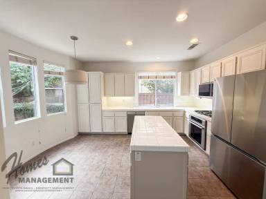 Main picture of 6890 Camino de Amigos