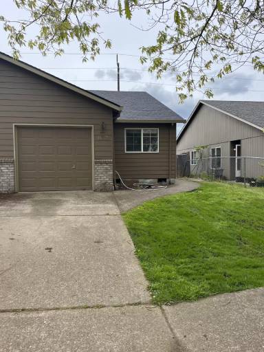 Main picture of 873 NW Meadows Dr