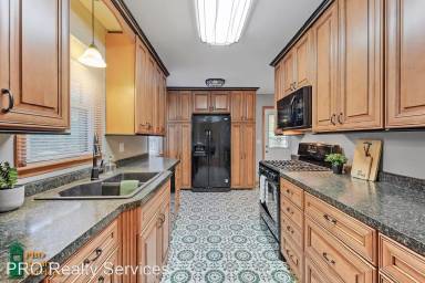 Main picture of 11166 Arrowhead St NW