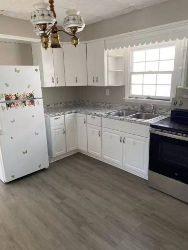 Main picture of 150 Dundaff St