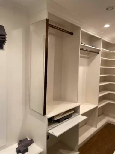 Main picture of 702 Emerald Ln