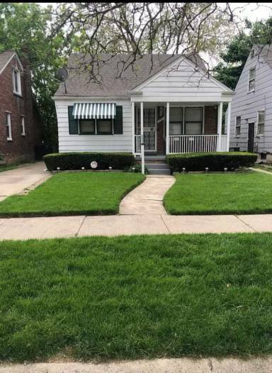 Main picture of 7783 Auburn St